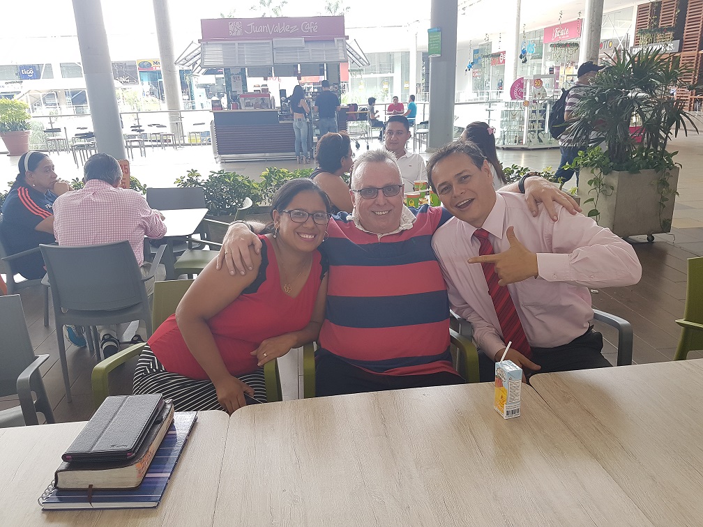 Hernan & Aida Gonzalez, such wonderful friends....pastors of Nuevo Nacer (New Birth) church, Simon Bolivar...